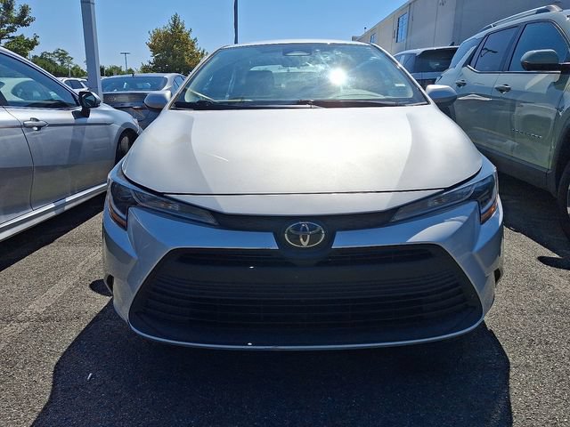 Used 2024 Toyota Corolla LE FWD image 2