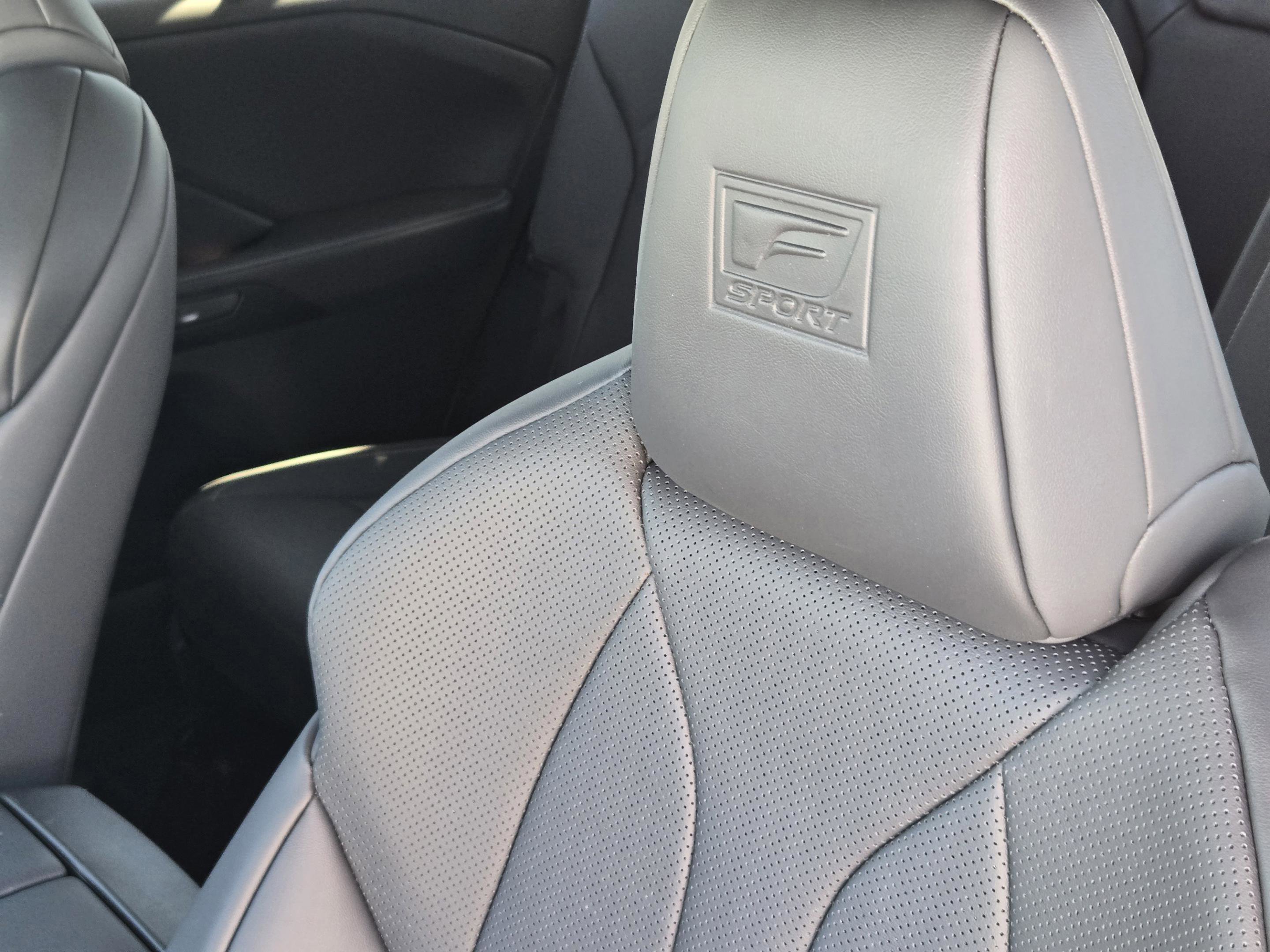 New 2026 Lexus TX 500h AWD image 18