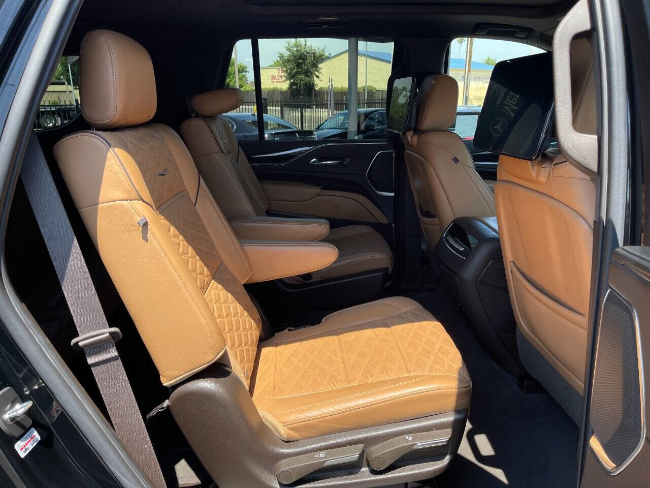 Used 2021 Cadillac Escalade Premium Luxury RWD image 14