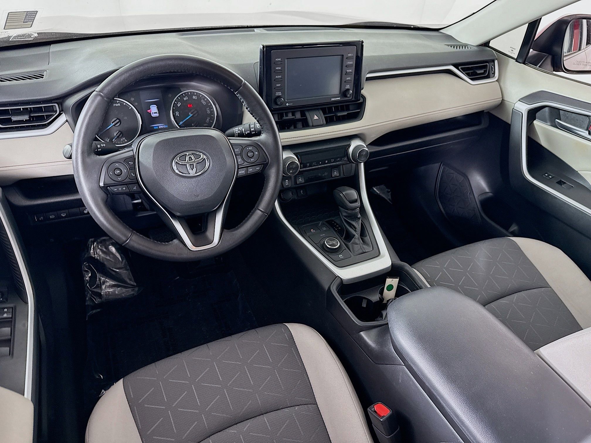 Certified 2021 Toyota RAV4 XLE w/ Convenience Package AWD/4WD image 19