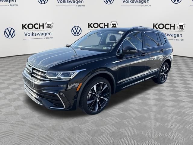 Used 2024 Volkswagen Tiguan SEL R-Line image 3