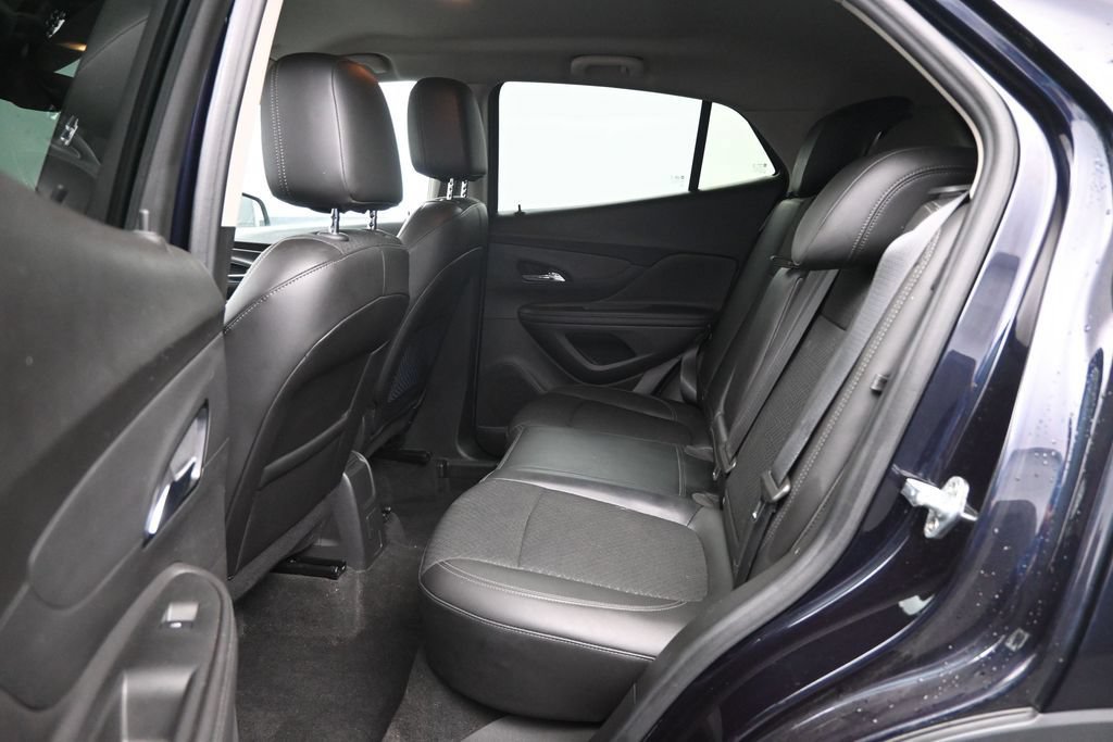 Used 2021 Buick Encore Preferred AWD/4WD image 25