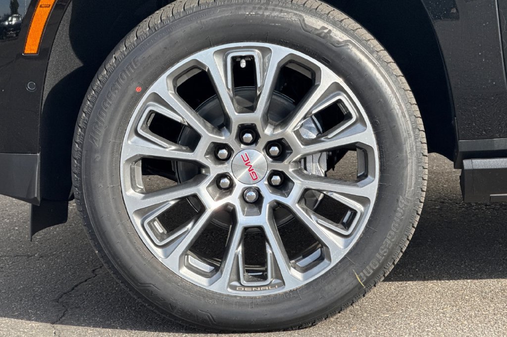New 2026 GMC Yukon XL Denali w/ Denali Reserve Package RWD image 31