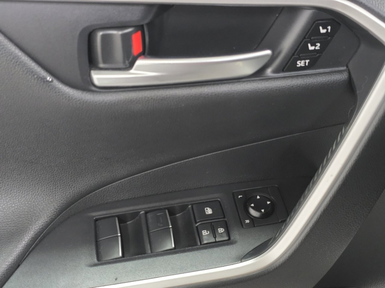 Certified 2019 Toyota RAV4 Limited w/ Advanced Technology Package image 25