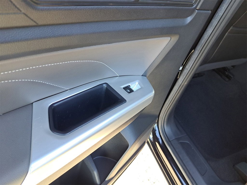 Certified 2023 Volkswagen Atlas Cross Sport SE image 12