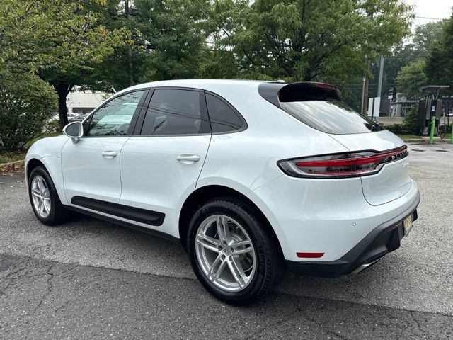 Used 2025 Porsche Macan AWD/4WD image 18