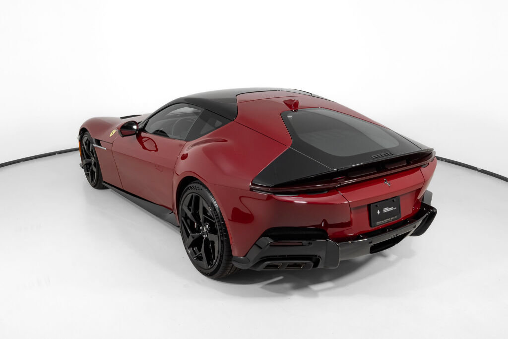 Used 2025 Ferrari 12Cilindri RWD image 5