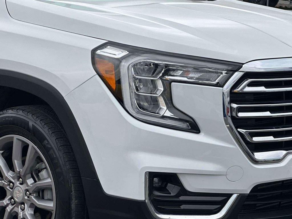 Used 2024 GMC Terrain SLT AWD/4WD image 7