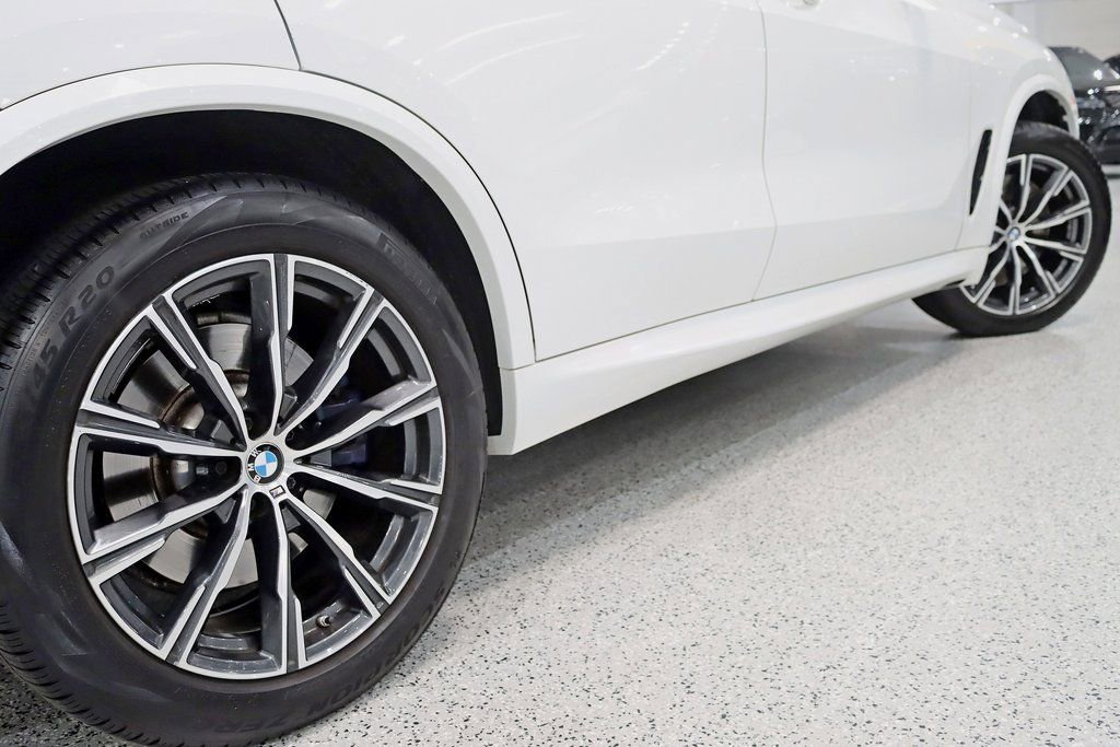Used 2022 BMW X5 M50i image 12