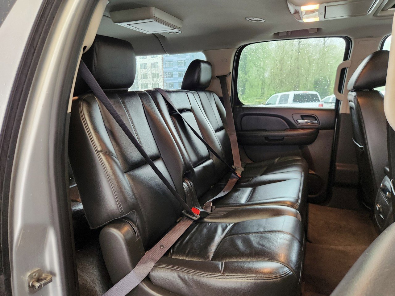 Used 2012 Chevrolet Suburban LT w/ Luxury Package AWD/4WD image 13