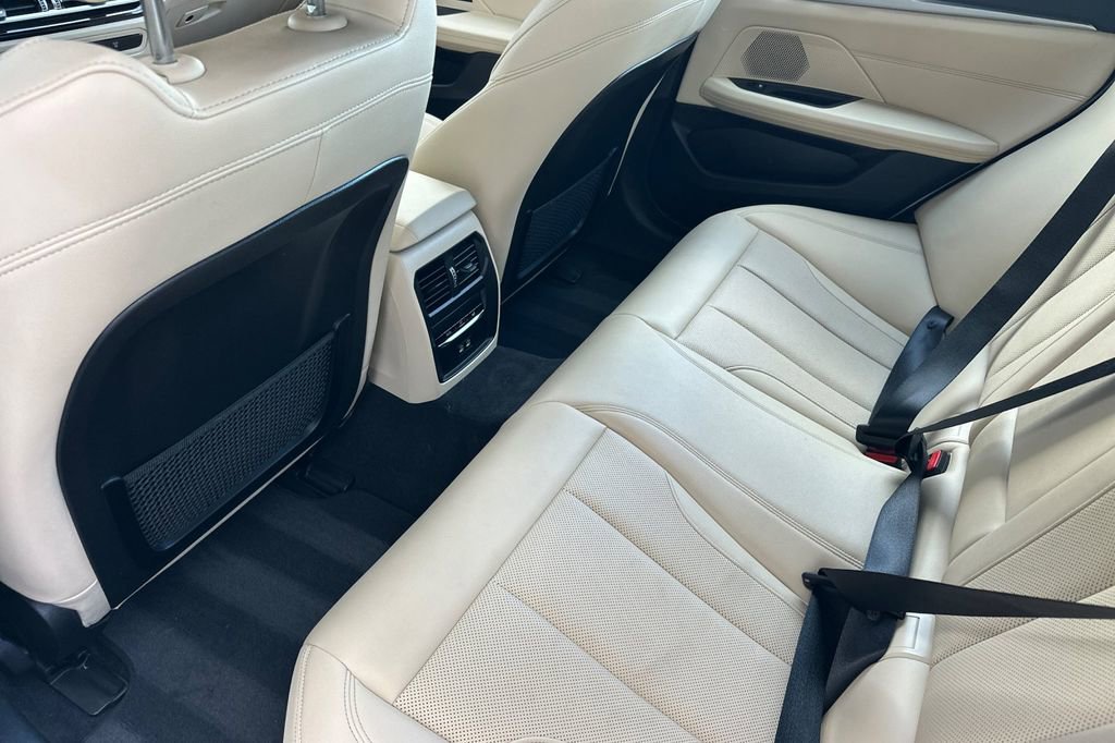 Used 2023 BMW i4 eDrive40 w/ Premium Package image 12