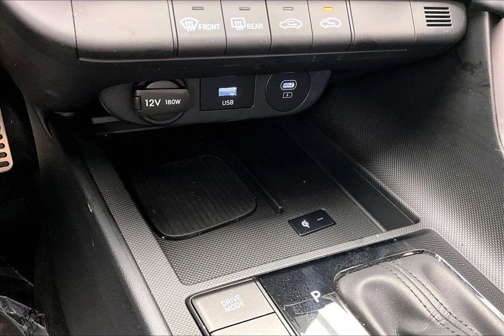 Used 2025 Hyundai Elantra Sport FWD image 32