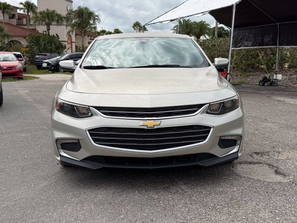Used 2016 Chevrolet Malibu LT w/ Leather Package FWD image 3