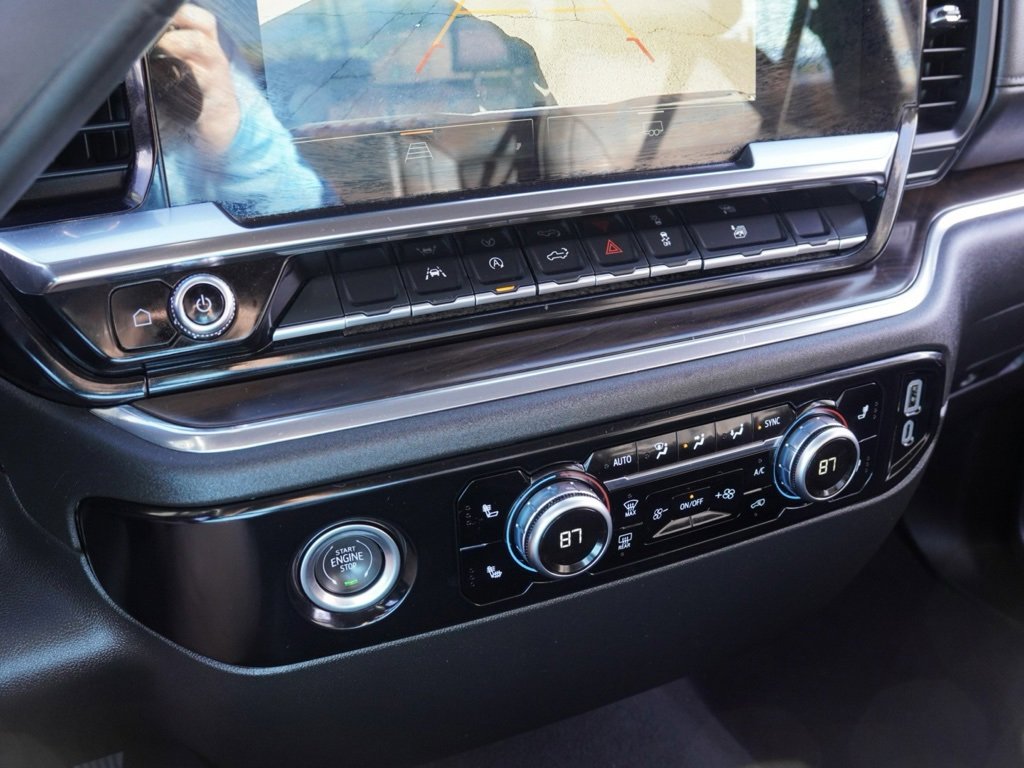 Used 2024 GMC Sierra 1500 SLT image 13