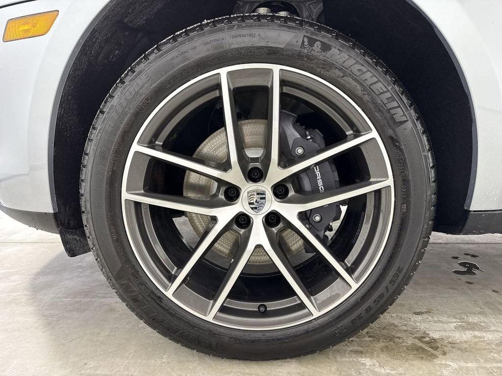 New 2026 Porsche Macan AWD/4WD image 13