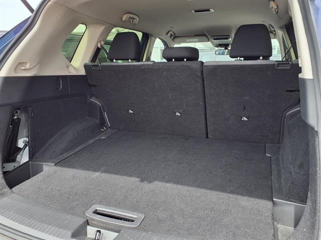 Used 2023 Nissan Rogue SV AWD/4WD image 19