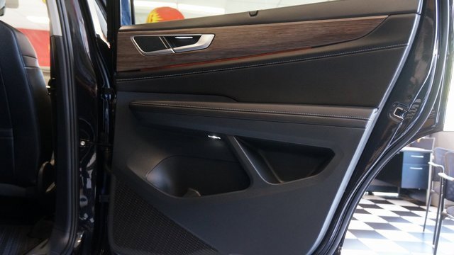 Certified 2025 Volkswagen Atlas SEL image 54