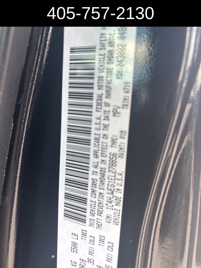 Used 2014 Jeep Wrangler Unlimited Sahara w/ Connectivity Group AWD/4WD image 11