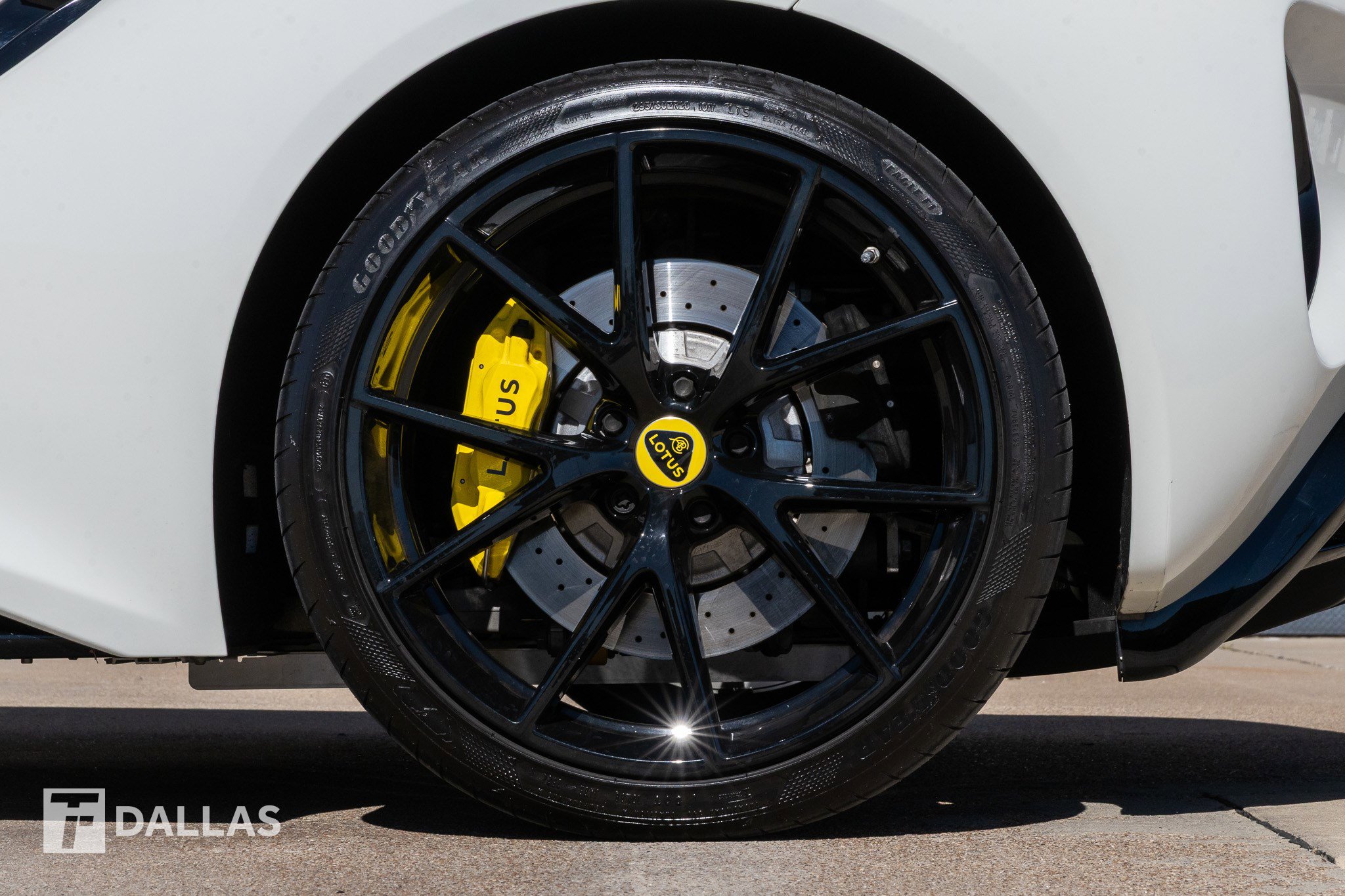 Used 2024 Lotus Emira First Edition image 9