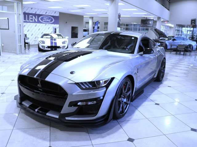 Used 2022 Ford Mustang Shelby GT500 w/ Carbon Fiber Track Pack RWD image 4