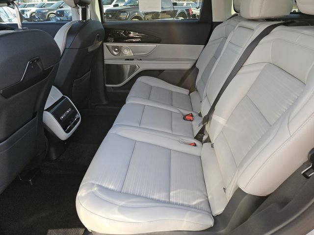 New 2026 Lincoln Nautilus Reserve AWD/4WD image 16
