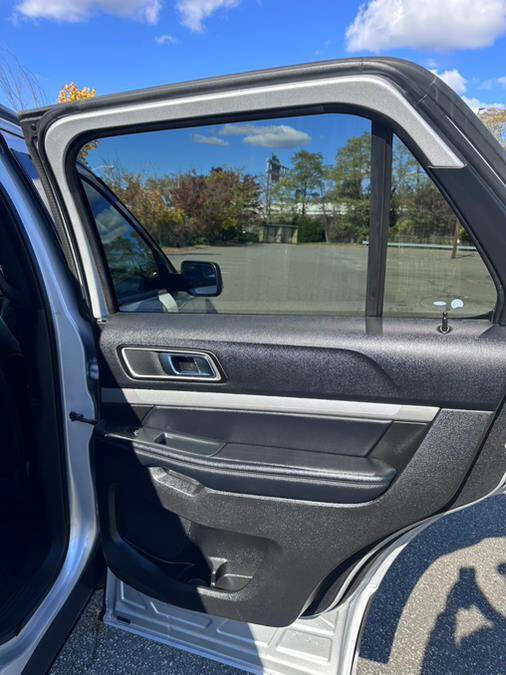 Used 2016 Ford Explorer XLT w/ Equipment Group 202A image 19
