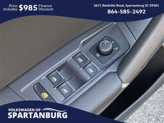 Used 2018 Volkswagen Tiguan SE image 16