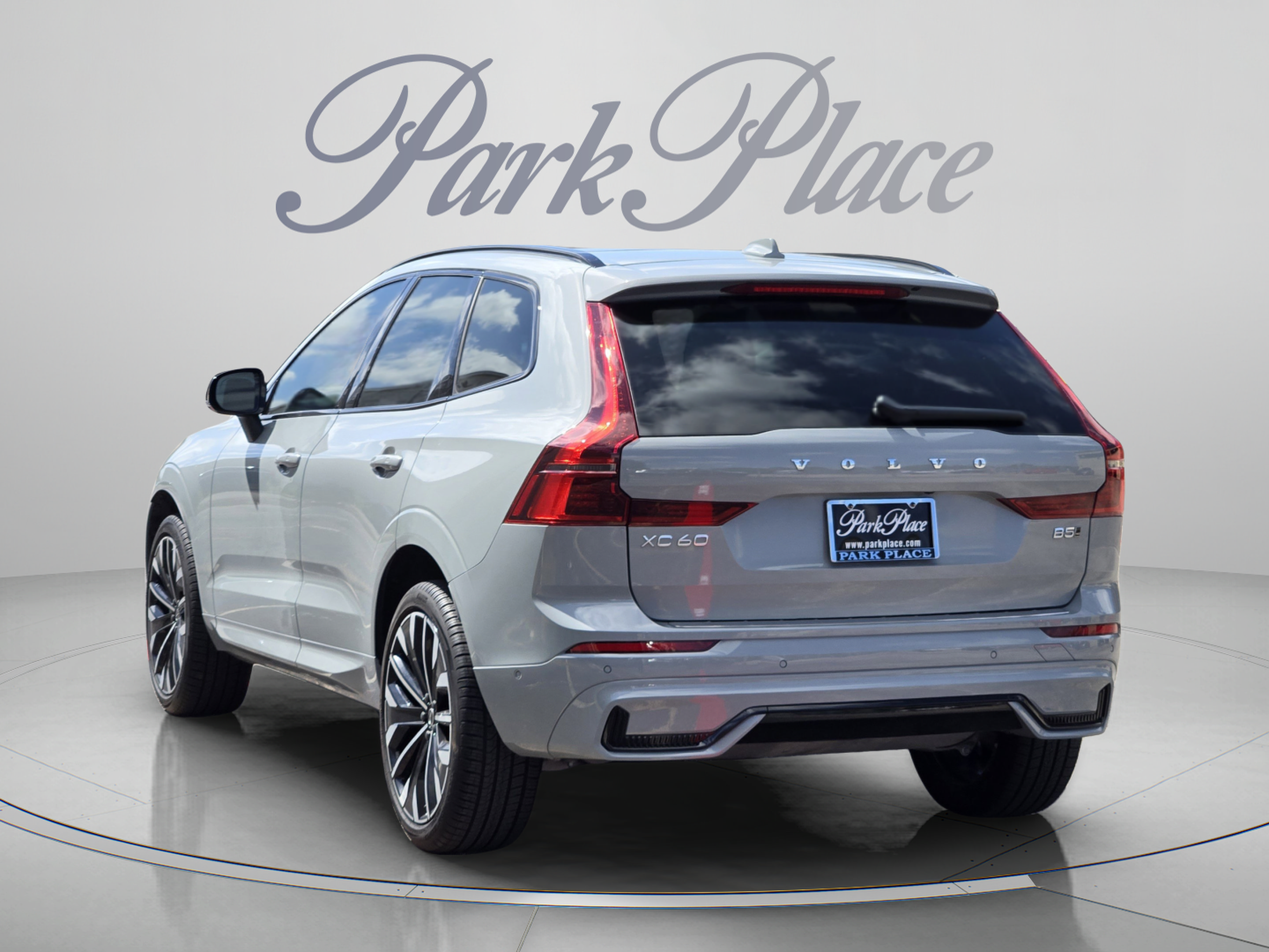 Used 2026 Volvo XC60 B5 Ultra w/ Protection Package Premier AWD/4WD image 3