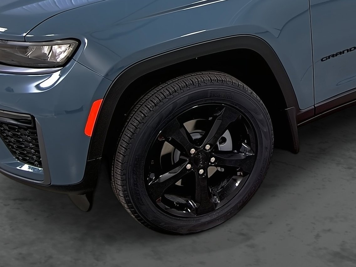 New 2026 Jeep Grand Cherokee Limited image 7