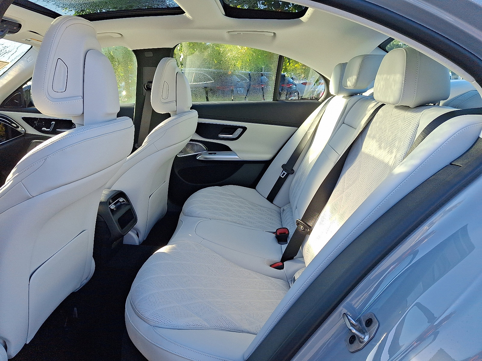 New 2026 Mercedes-Benz E 350 4MATIC Sedan image 6