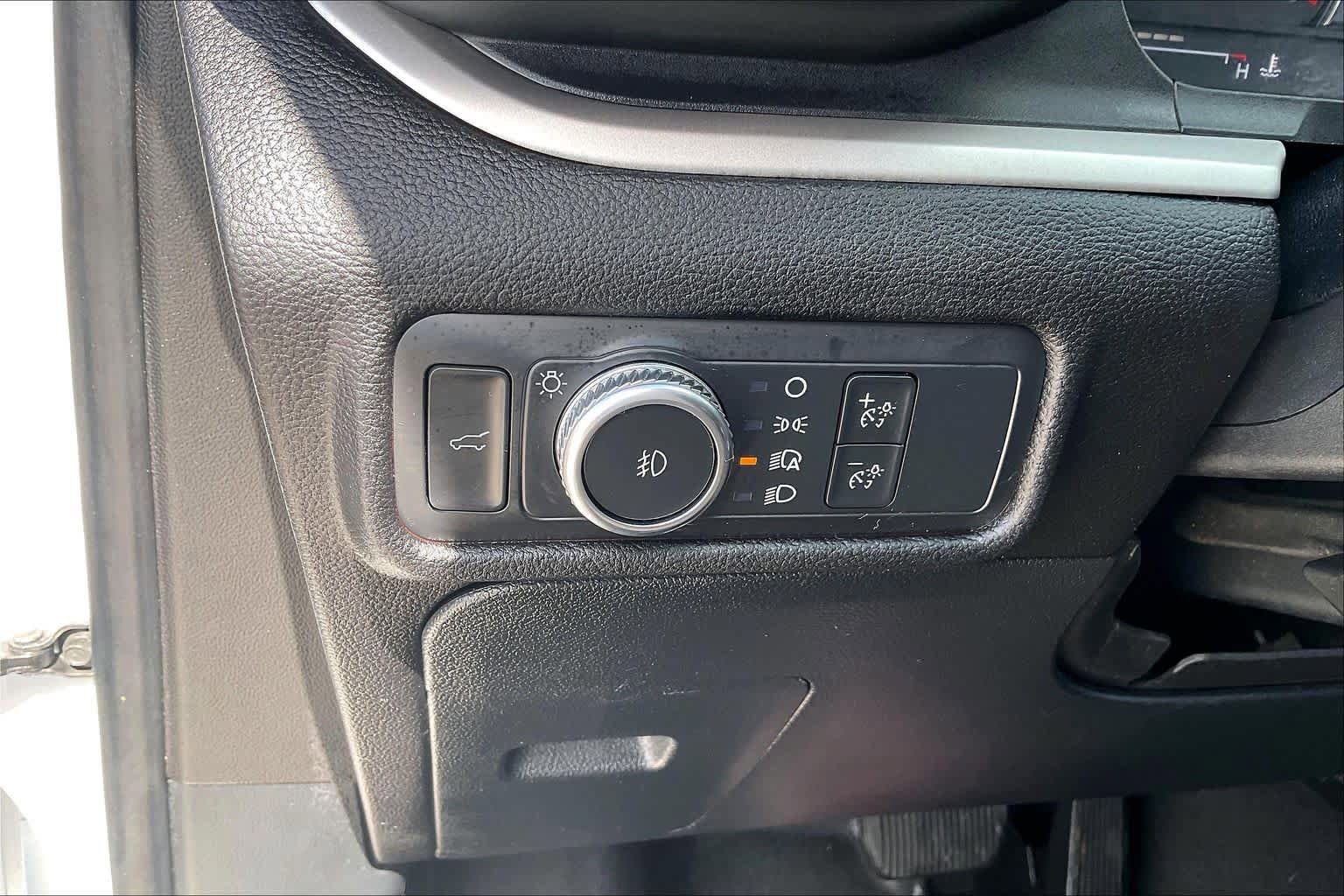 Used 2022 Ford Explorer XLT w/ Equipment Group 202A RWD image 14