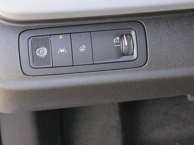New 2027 Chevrolet Bolt LT w/ Comfort Package FWD image 21