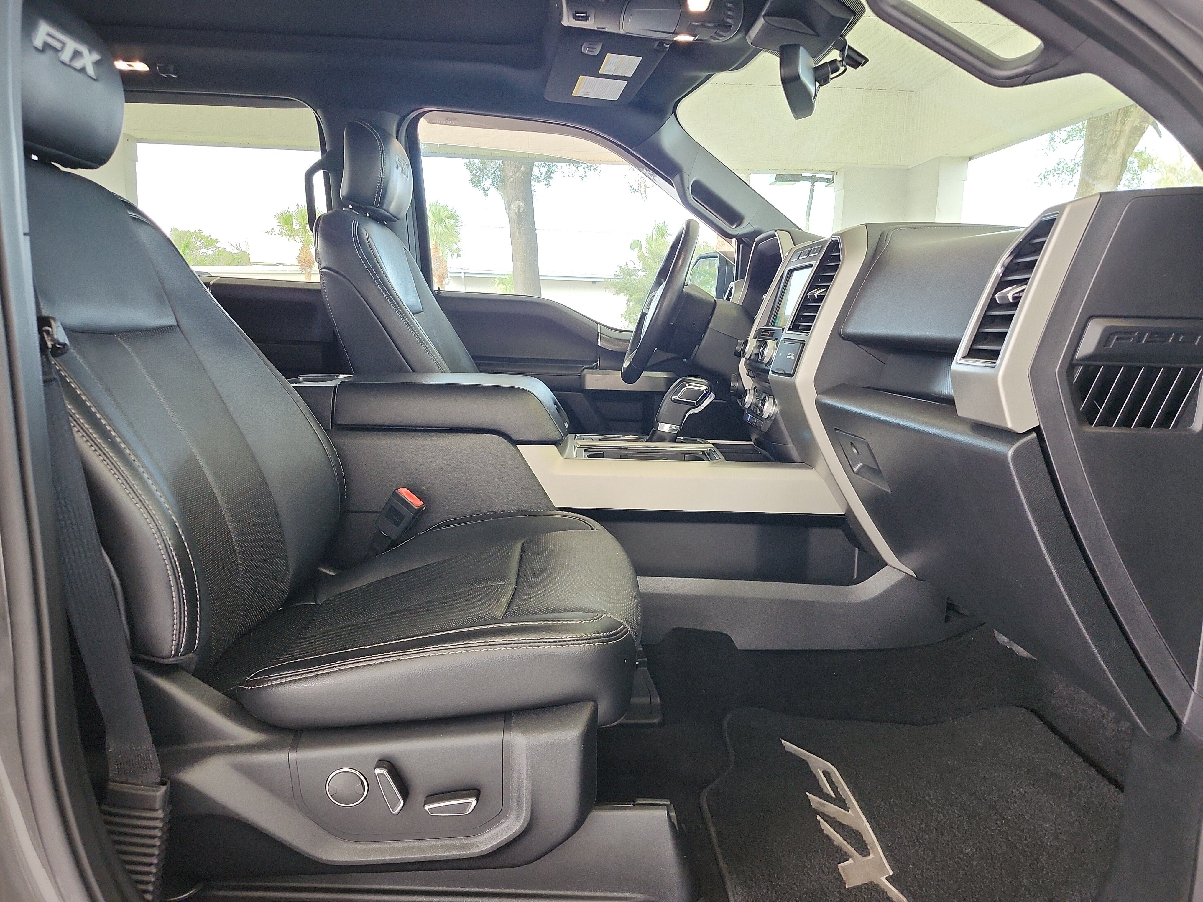 Used 2018 Ford F150 Lariat w/ Equipment Group 502A Luxury AWD/4WD image 21
