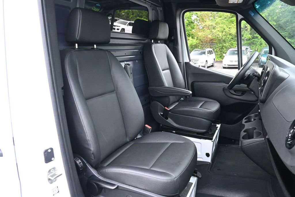 Used 2023 Mercedes-Benz Sprinter 2500 image 21