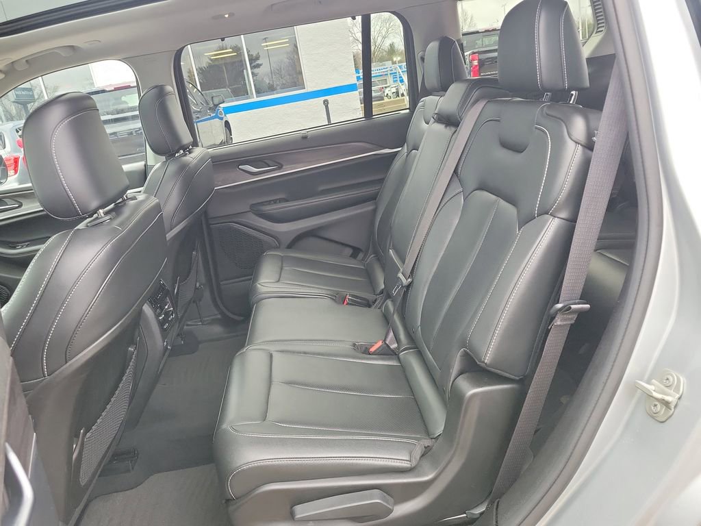 Used 2023 Jeep Grand Cherokee L Limited w/ Luxury Tech Group II image 27