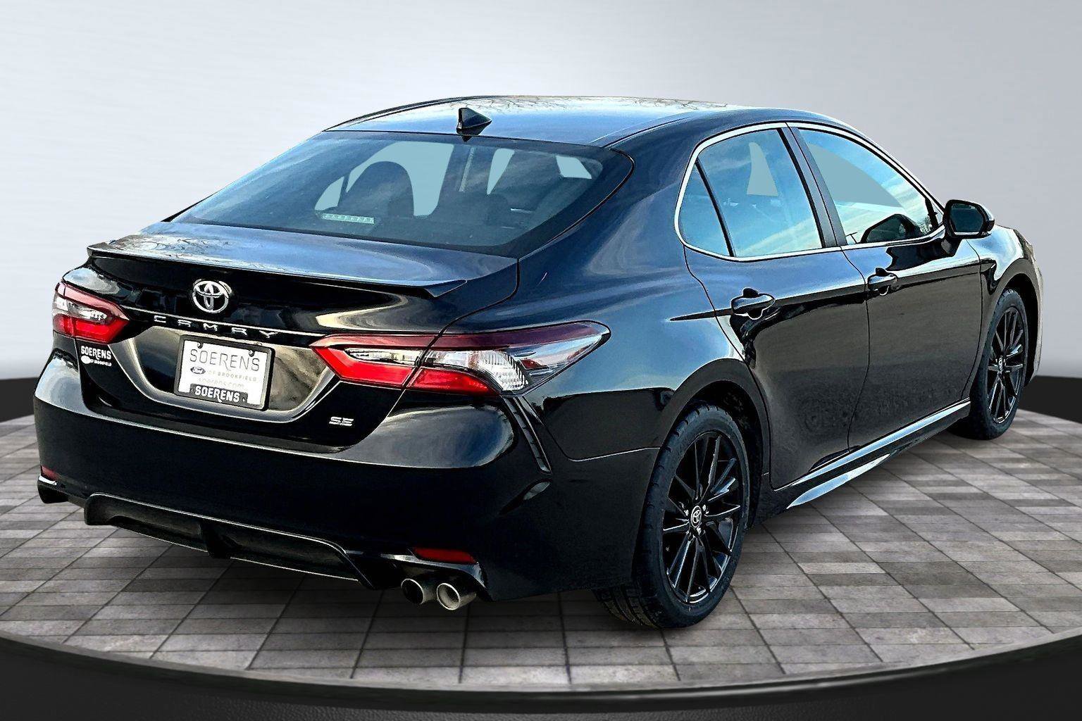 Used 2024 Toyota Camry SE image 5