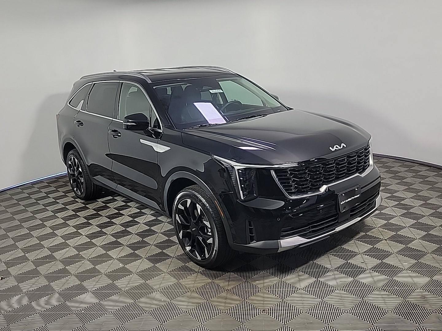Certified 2026 Kia Sorento EX AWD/4WD image 2