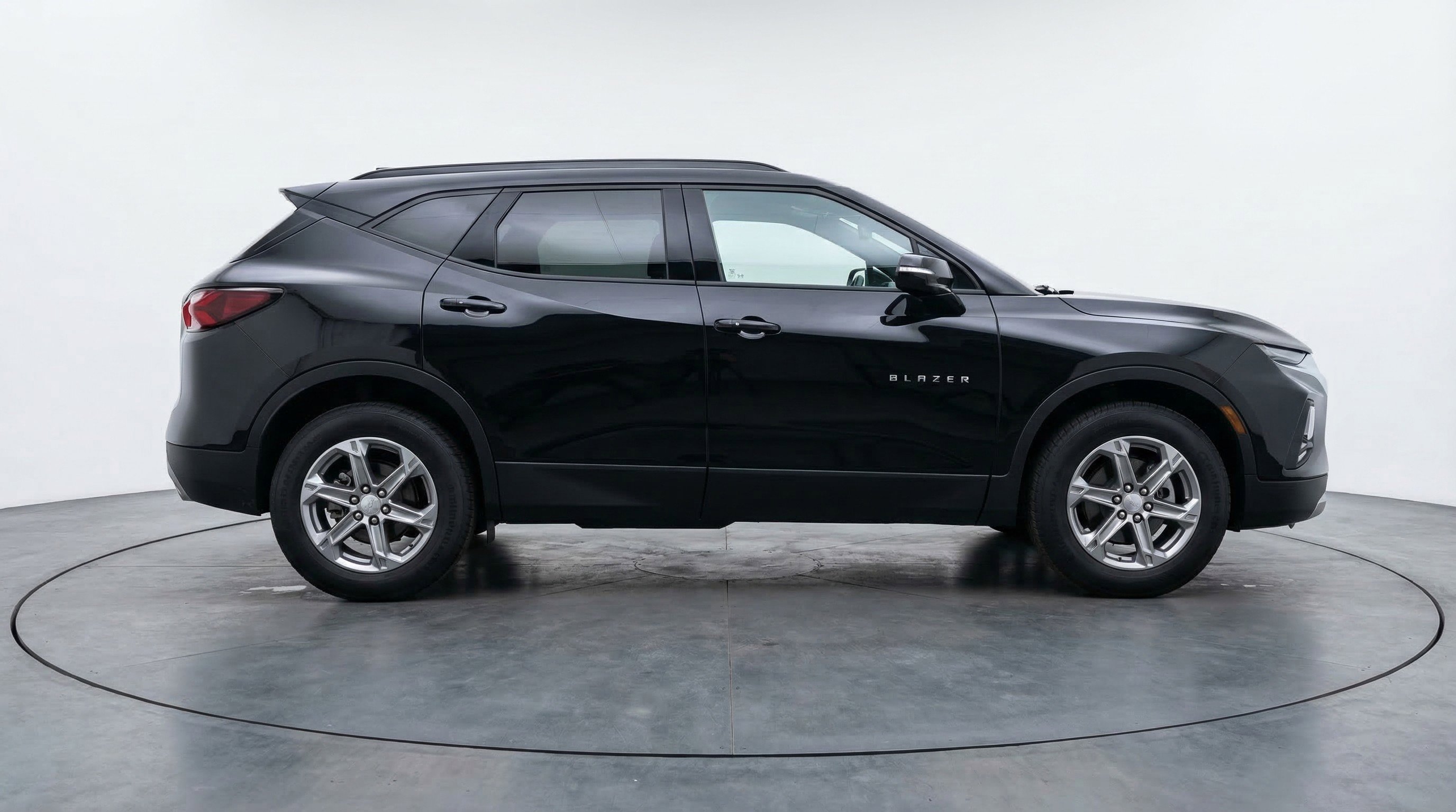 Used 2025 Chevrolet Blazer LT FWD image 11