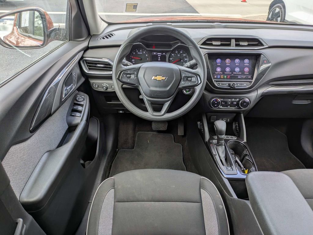 Used 2022 Chevrolet TrailBlazer LT w/ Convenience Package AWD/4WD image 18
