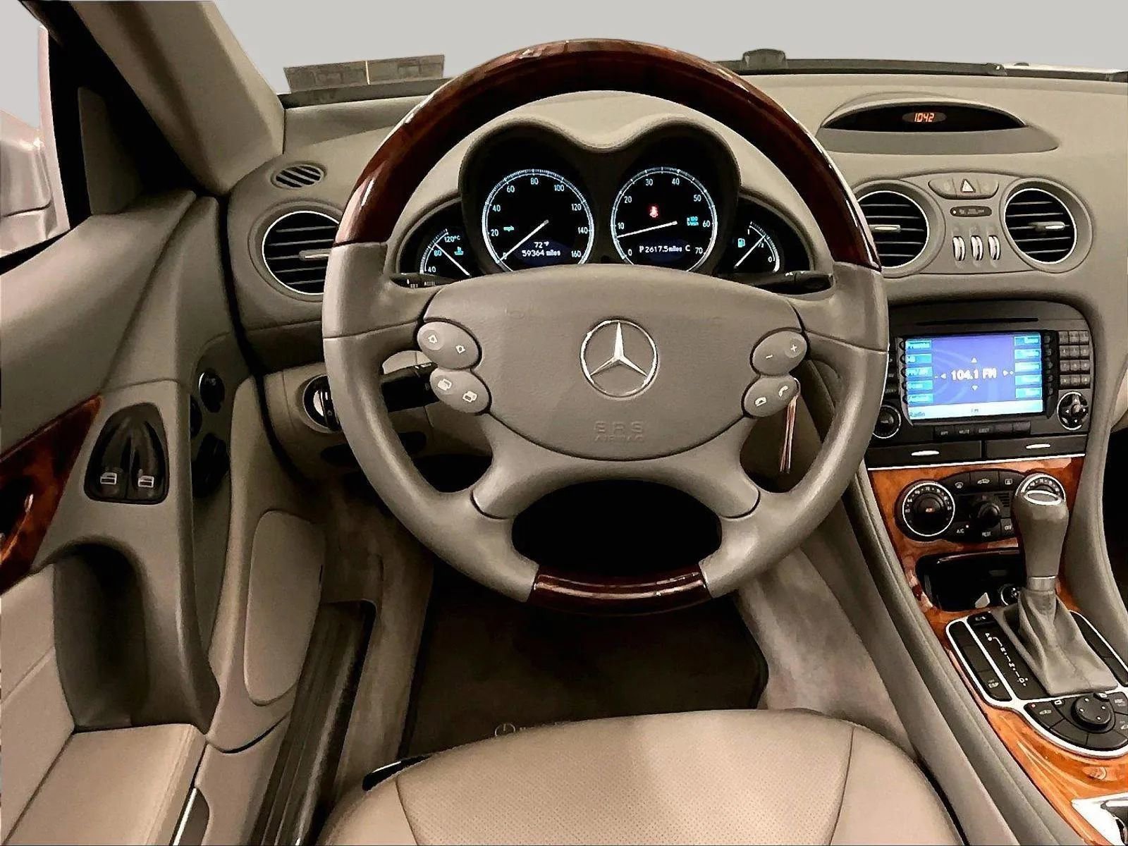 Used 2007 Mercedes-Benz SL 550 image 6