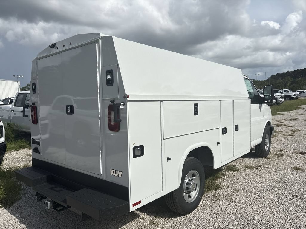 New 2026 Chevrolet Express 3500 w/ Power Convenience Package RWD image 6