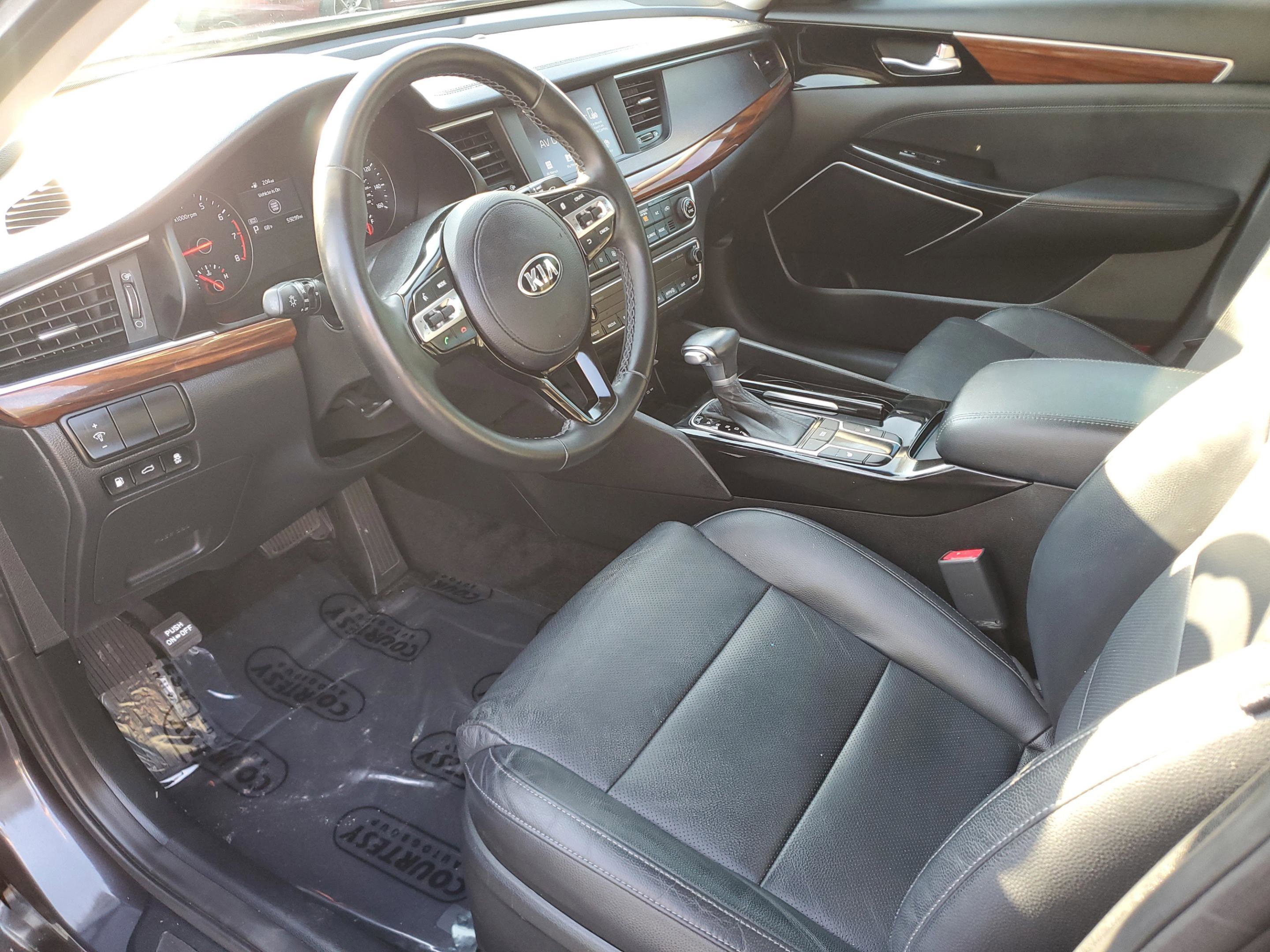 Certified 2018 Kia Cadenza Premium image 19