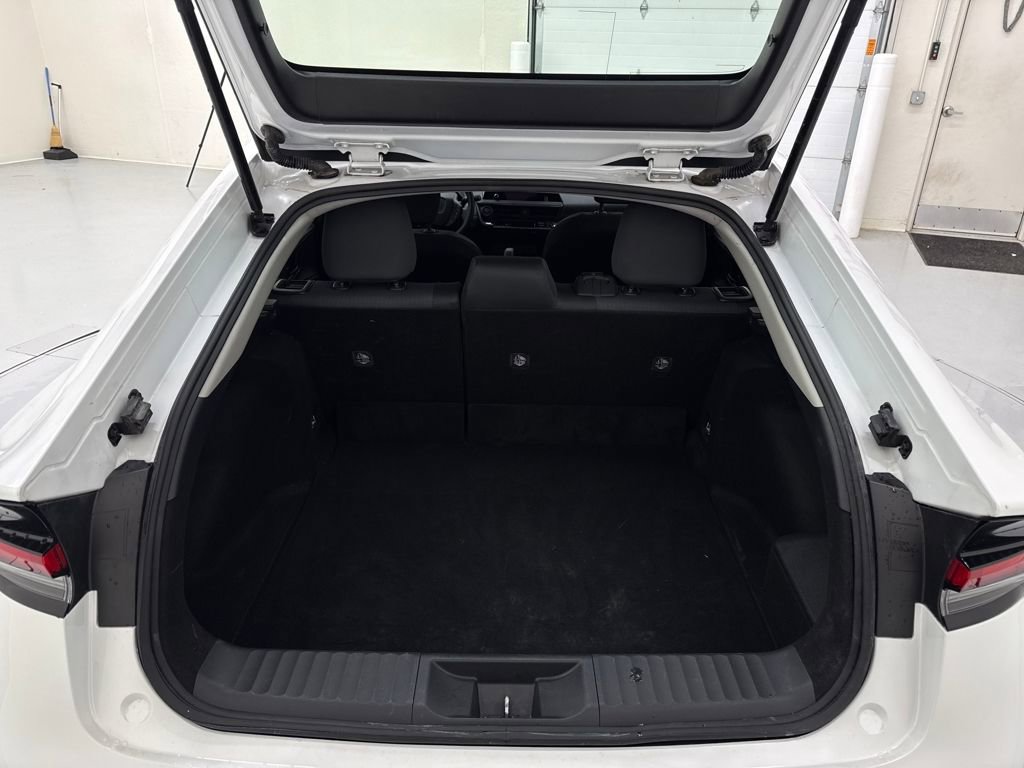 Used 2025 Toyota Prius LE image 26