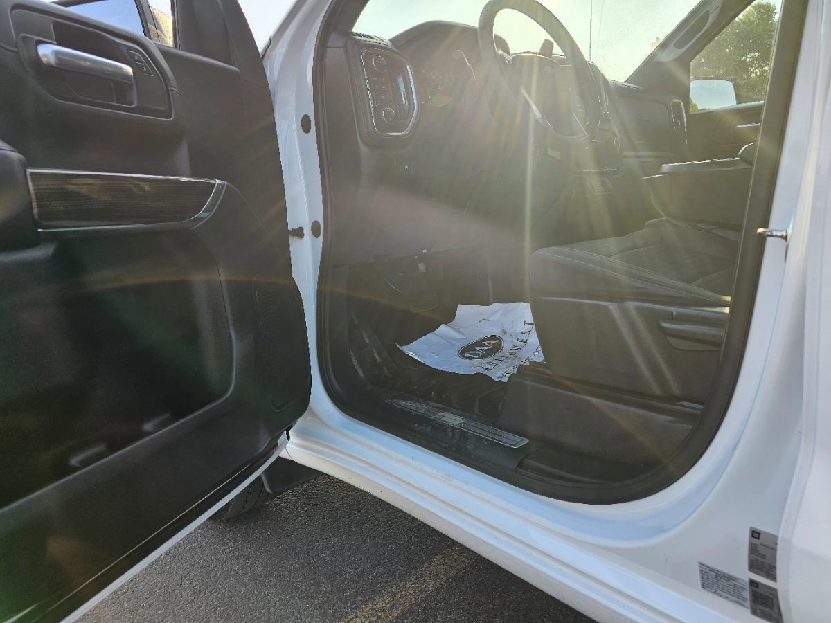 Used 2020 Chevrolet Silverado 1500 LT w/ Remote Start Package image 24