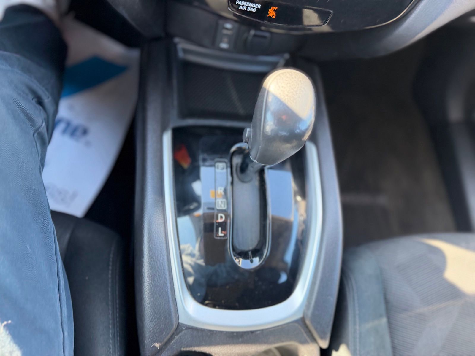 Used 2015 Nissan Rogue S image 19