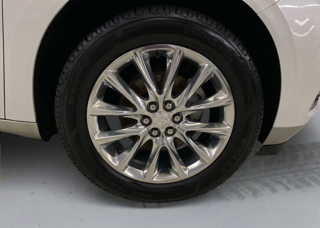 Used 2018 Buick Enclave Premium w/ Trailering Package AWD/4WD image 16