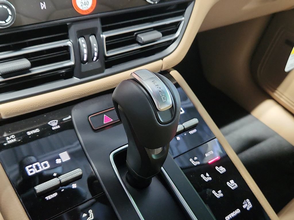 New 2026 Porsche Macan AWD/4WD image 15