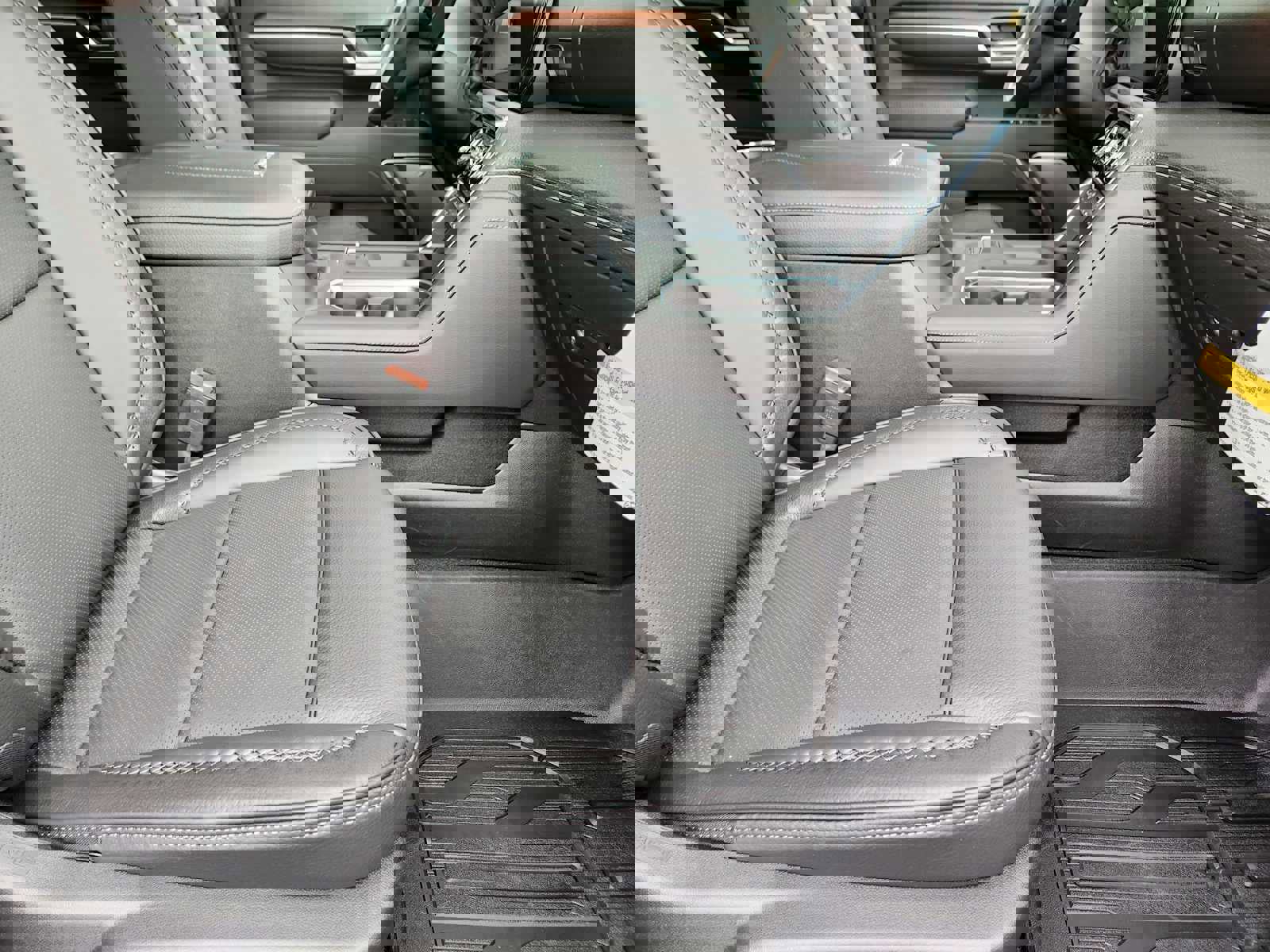 New 2026 GMC Sierra 3500 Denali w/ Denali Reserve Package image 16