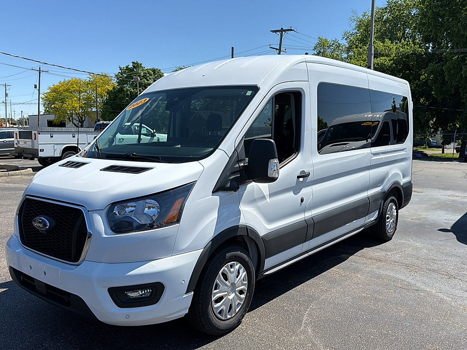 Used 2023 Ford Transit 350 XLT RWD image 3
