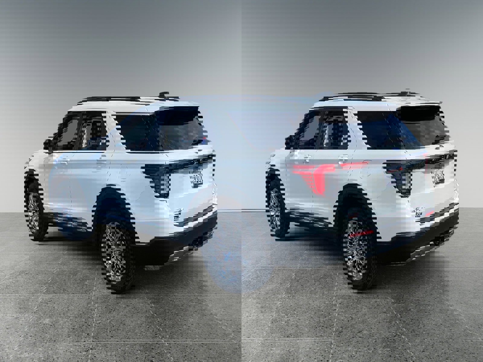 Used 2025 Ford Explorer Active w/ Active Comfort Package AWD/4WD image 3